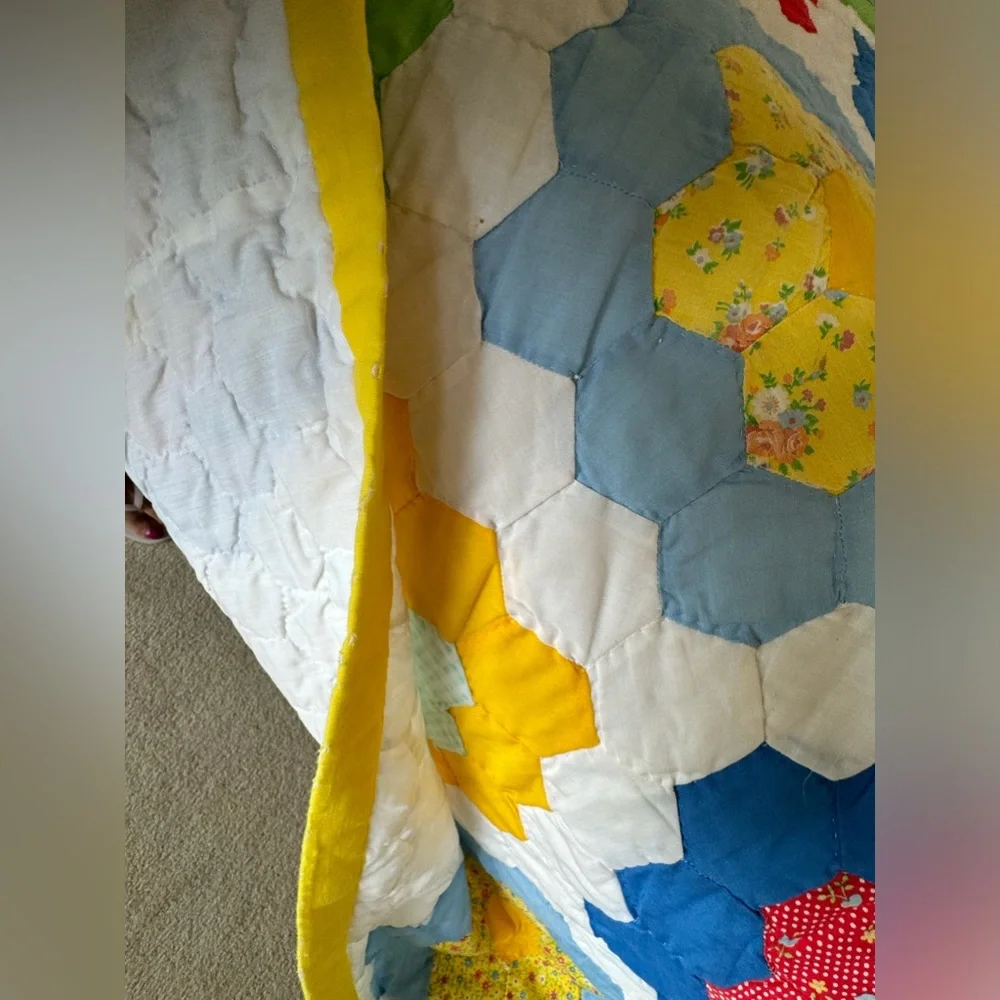 Rare Vintage 1920’s Grandmother’s Flower Garden Hand Stitched 92”x72” Quilt